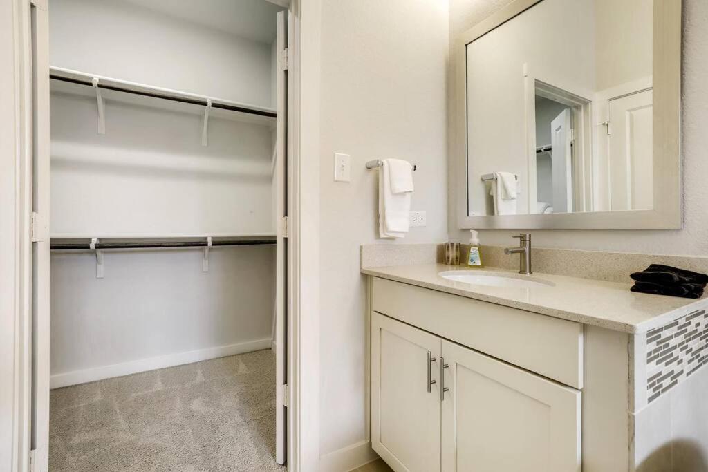 Gorgeous 4 Bed Home On St Mary'S - Minutes To Riverwalk/Pearl 圣安东尼奥 外观 照片