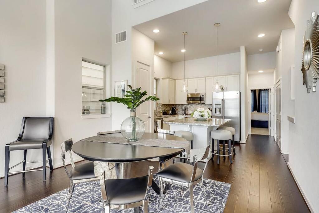 Gorgeous 4 Bed Home On St Mary'S - Minutes To Riverwalk/Pearl 圣安东尼奥 外观 照片