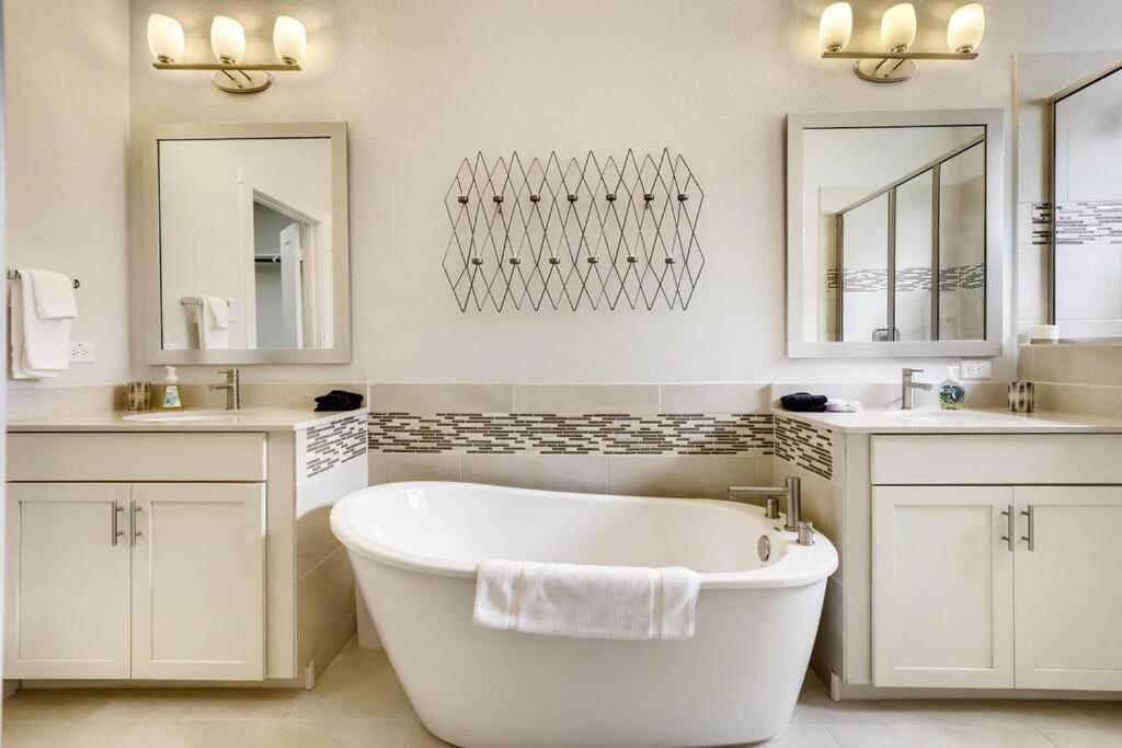 Gorgeous 4 Bed Home On St Mary'S - Minutes To Riverwalk/Pearl 圣安东尼奥 外观 照片