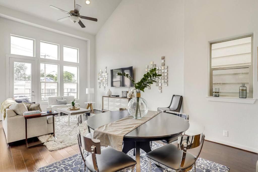 Gorgeous 4 Bed Home On St Mary'S - Minutes To Riverwalk/Pearl 圣安东尼奥 外观 照片